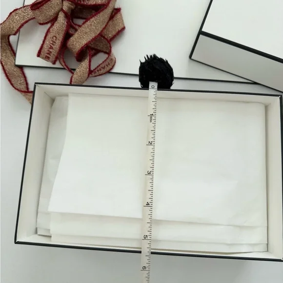LIKE NEW Chanel White Gift Box and Shopping Bag - Picture 10 of 12